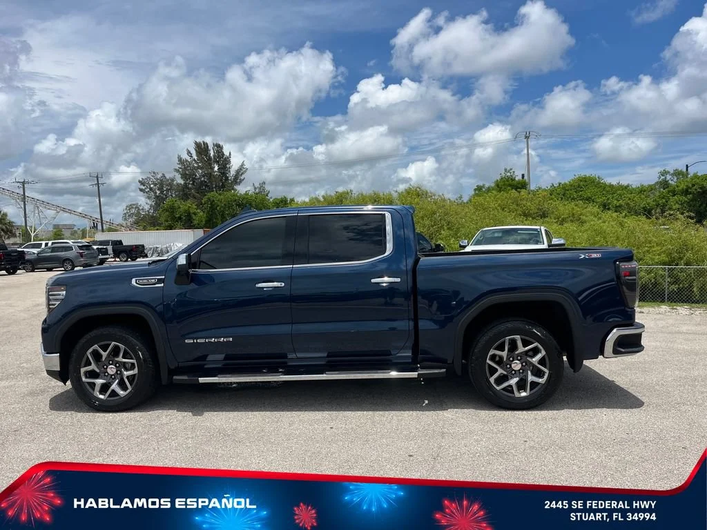 Used 2023 Pacific Blue Metallic GMC SLT image 4