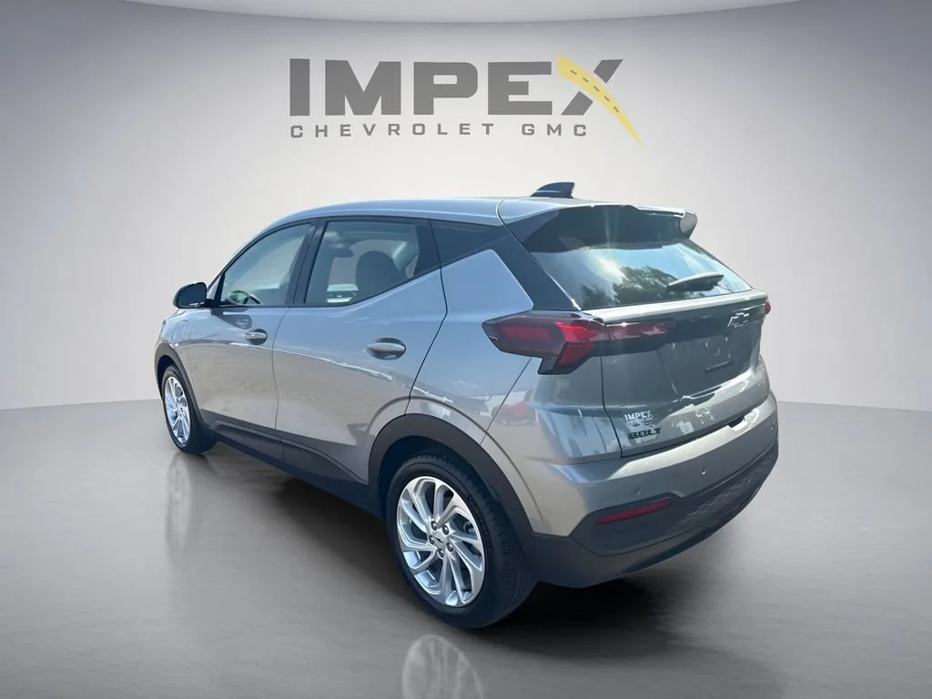 Used 2027 Sterling Grey Metallic Chevrolet LT image 3
