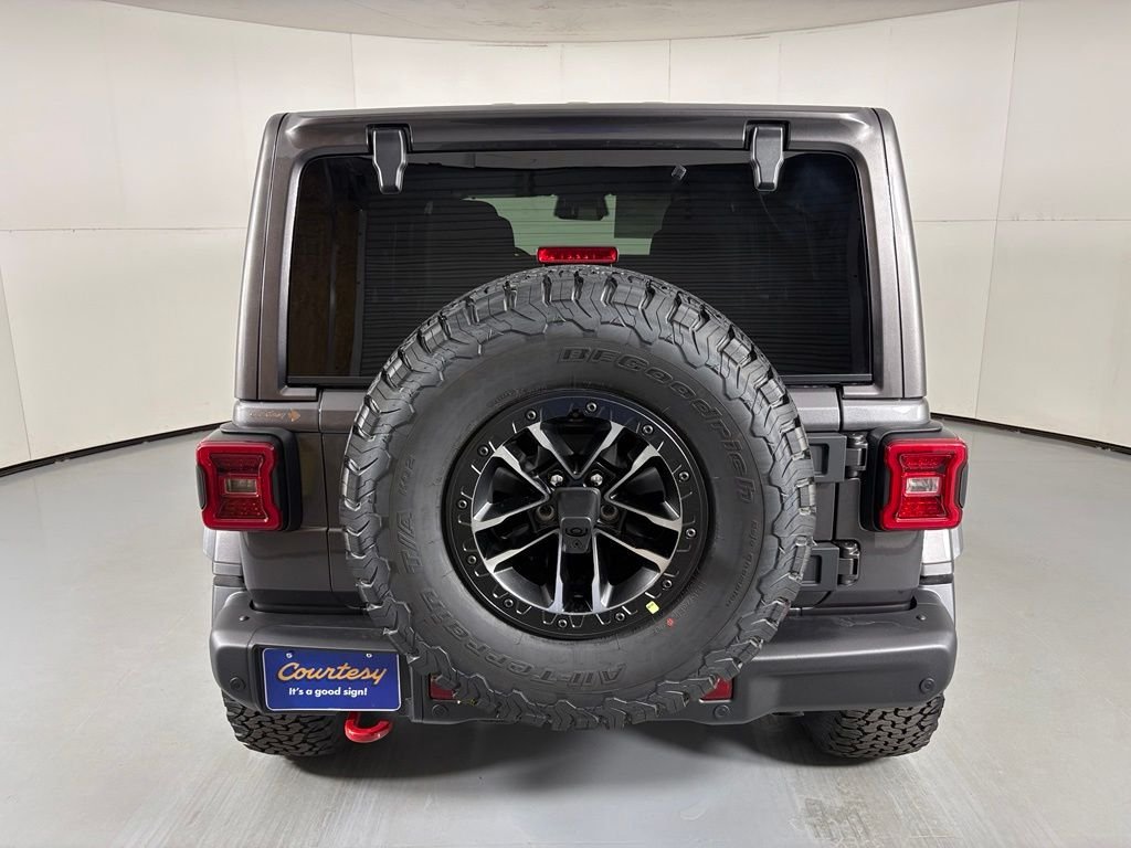 New 2026 Granite Crystal Metallic Clear-Coat Exterior Paint Jeep Rubicon X image 7