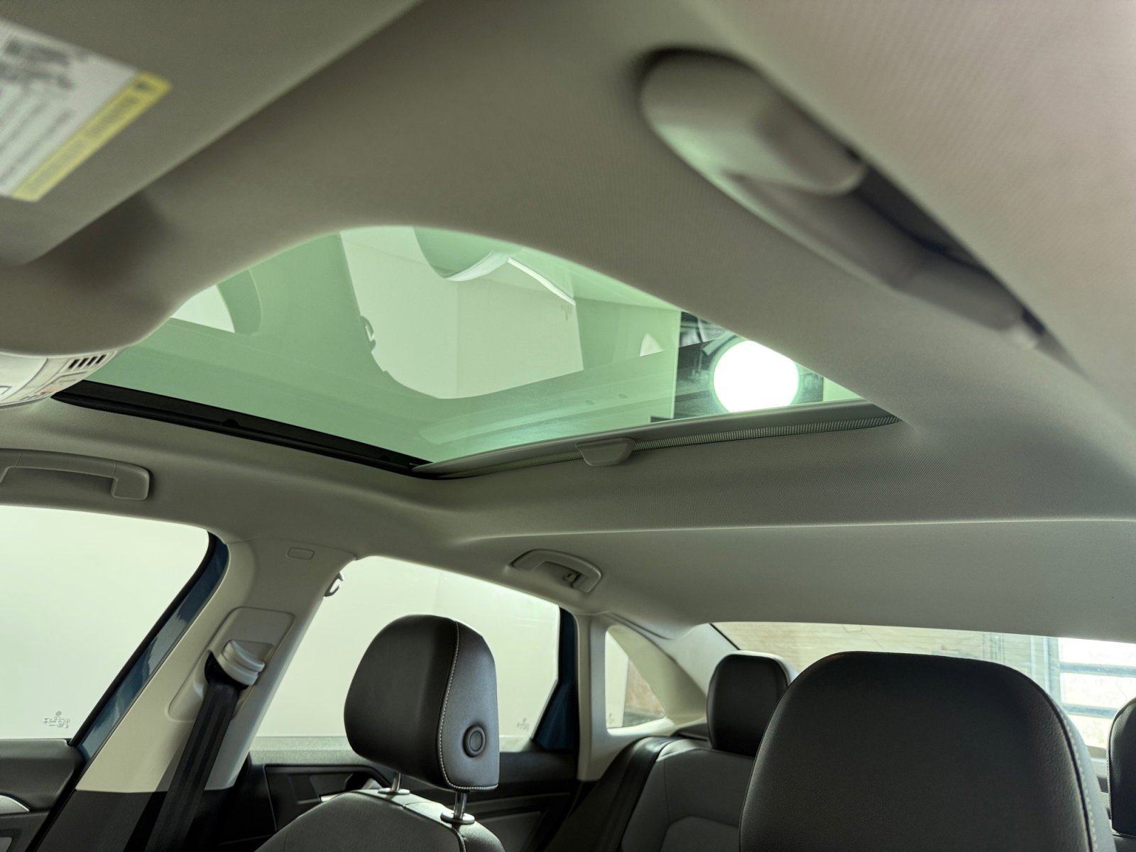 2025 Volkswagen Jetta SE photo 4