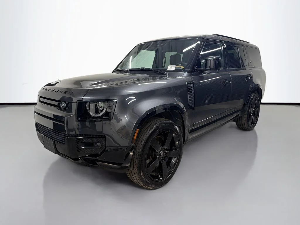 Certified Used 2024  Land Rover X-Dynamic SE image 1