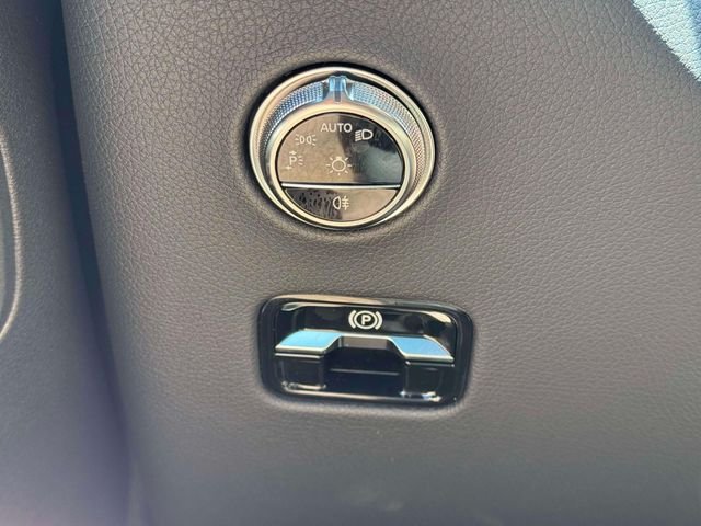 Used 2026 Cirrus Silver Metallic Mercedes-Benz GLC 300 image 21