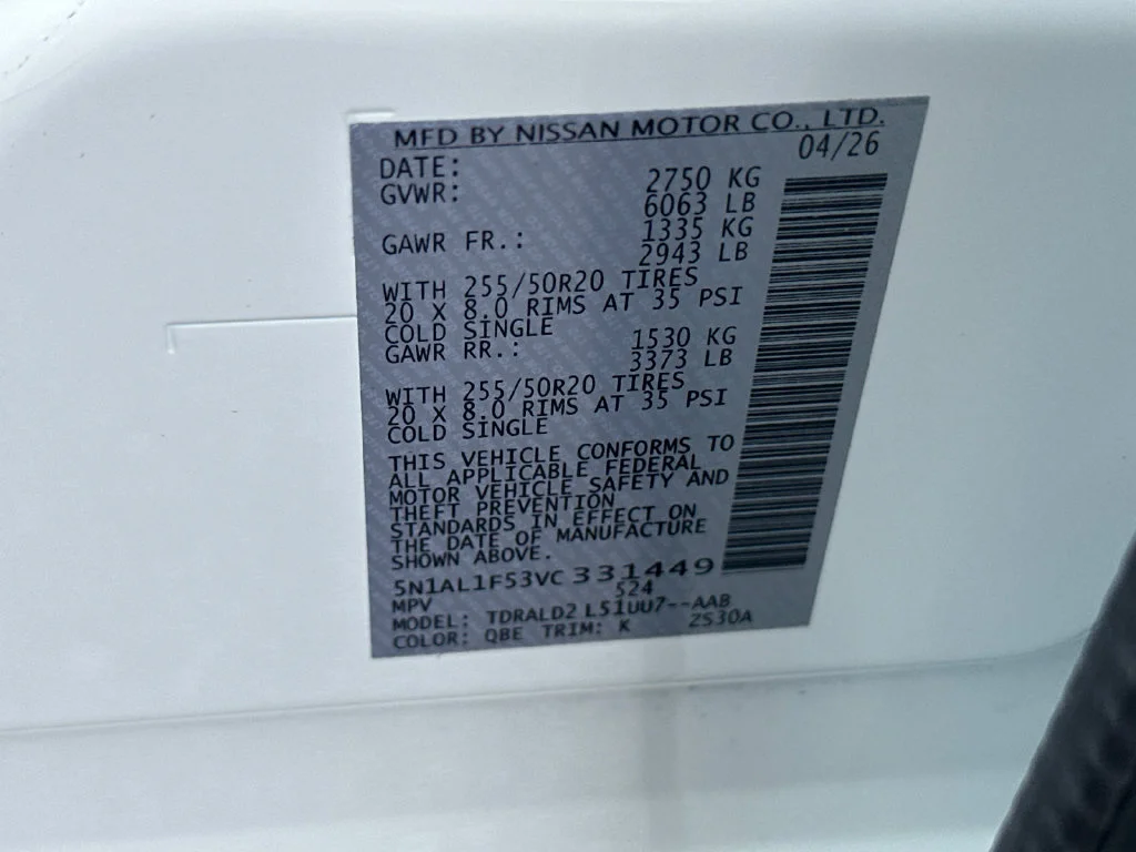 Certified Used 2027 White INFINITI LUXE image 32