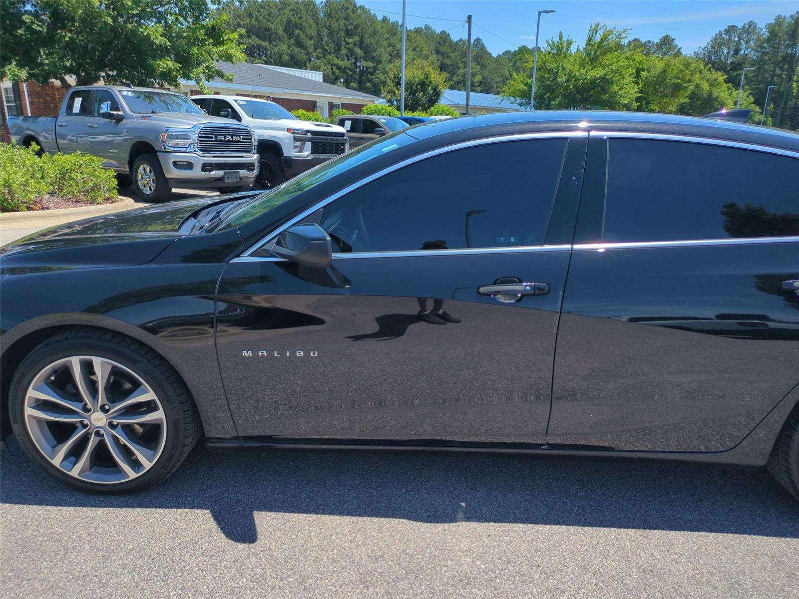Used 2022 Mosaic Black Metallic Chevrolet LT image 15