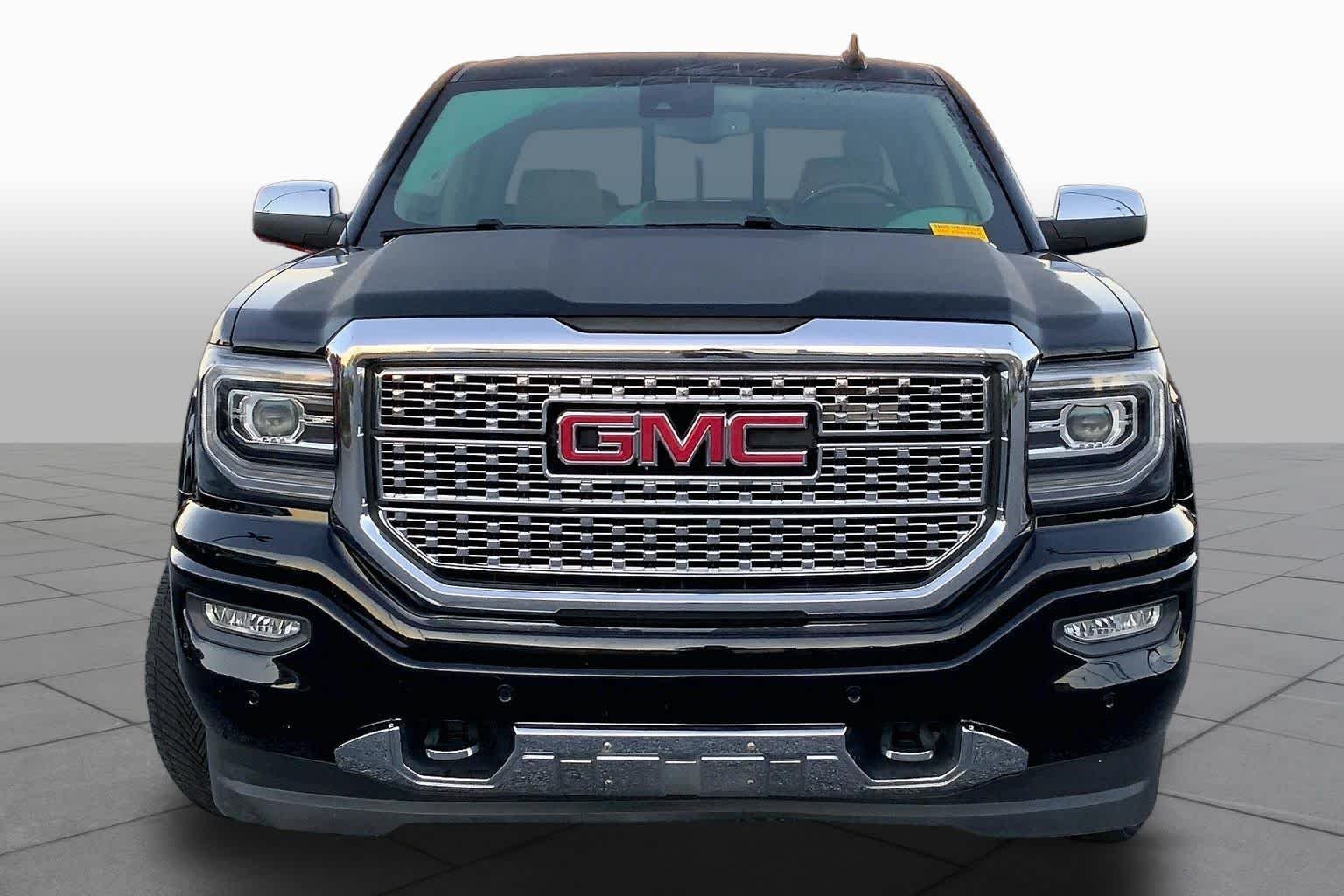 Used 2018 Onyx Black GMC Denali image 3