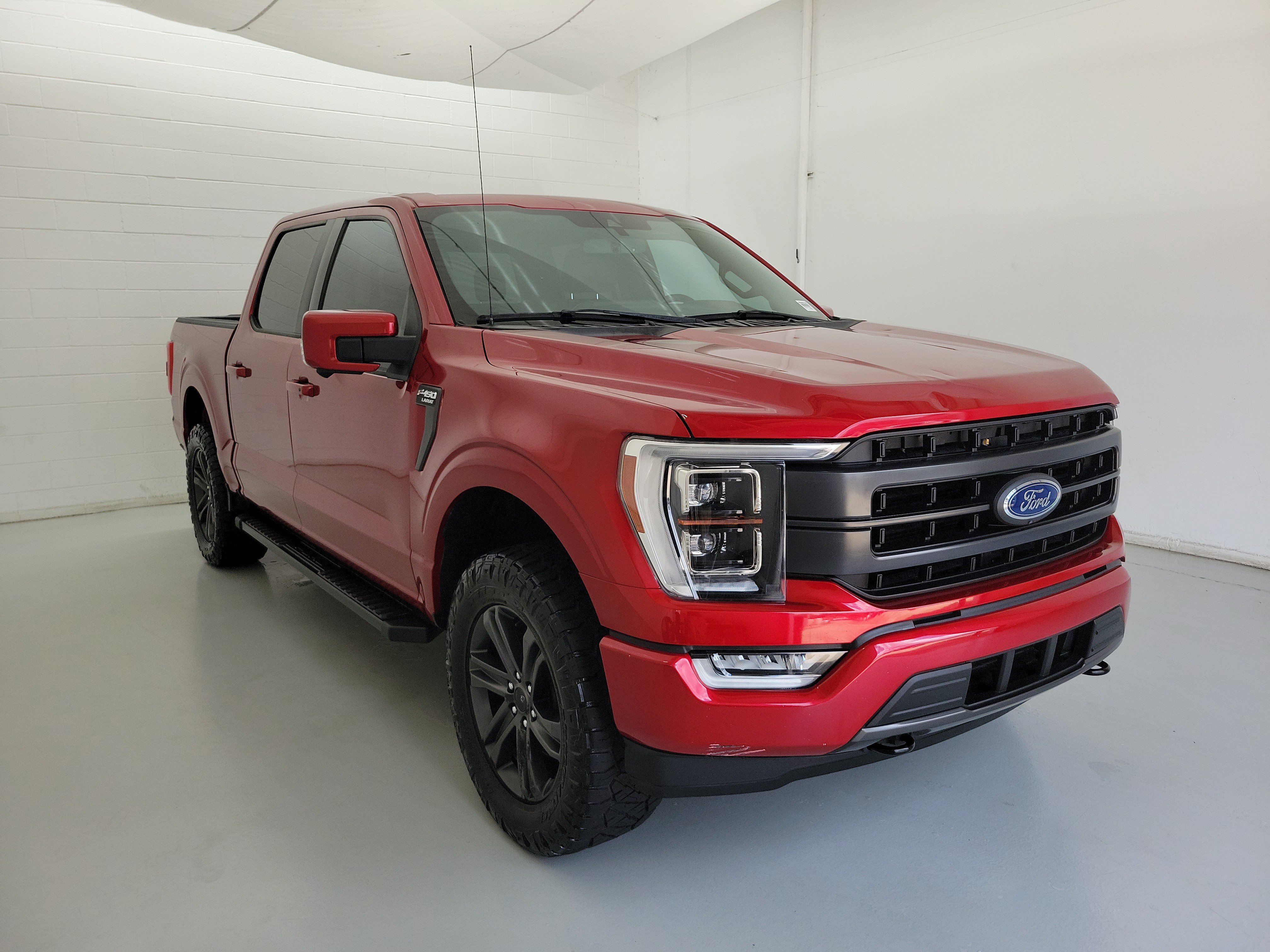 Used 2021 Rapid Red Metallic Tinted Clearcoat Ford Lariat image 4