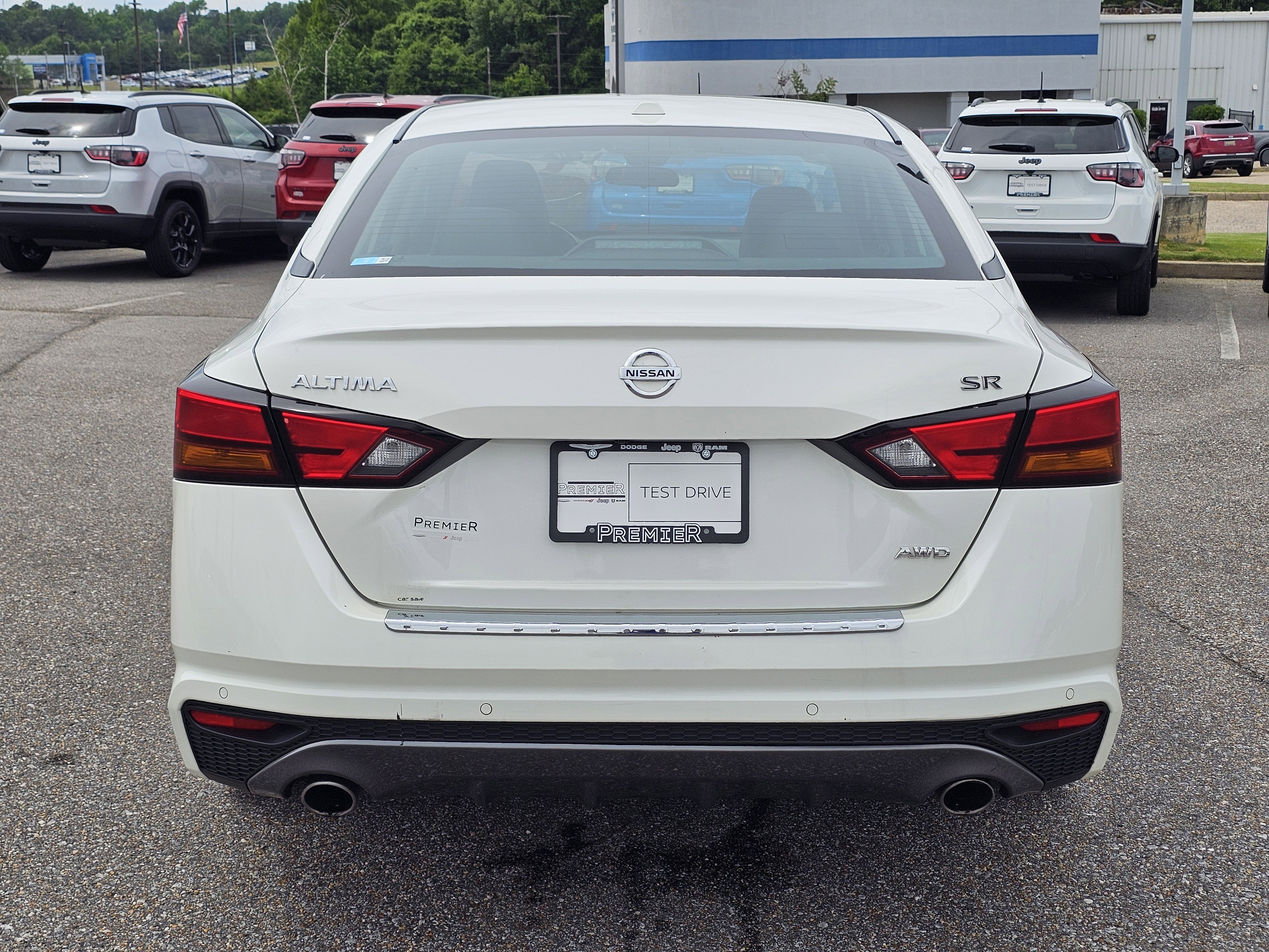 Used 2021 Pearl White Tricoat Nissan 2.5 SR image 11