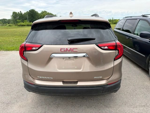Used 2018 Coppertino Metallic GMC SLE image 10