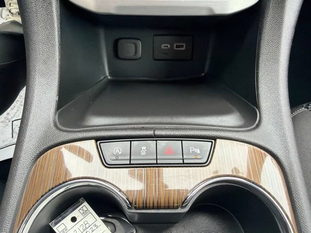 Used 2023 Sterling Metallic GMC SLE image 33