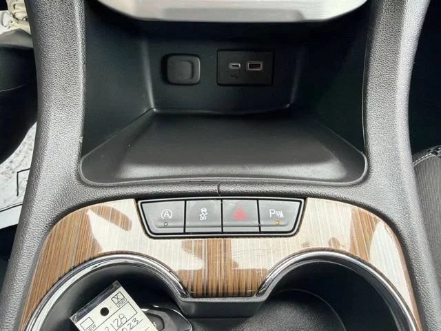 Used 2023 Sterling Metallic GMC SLE image 33