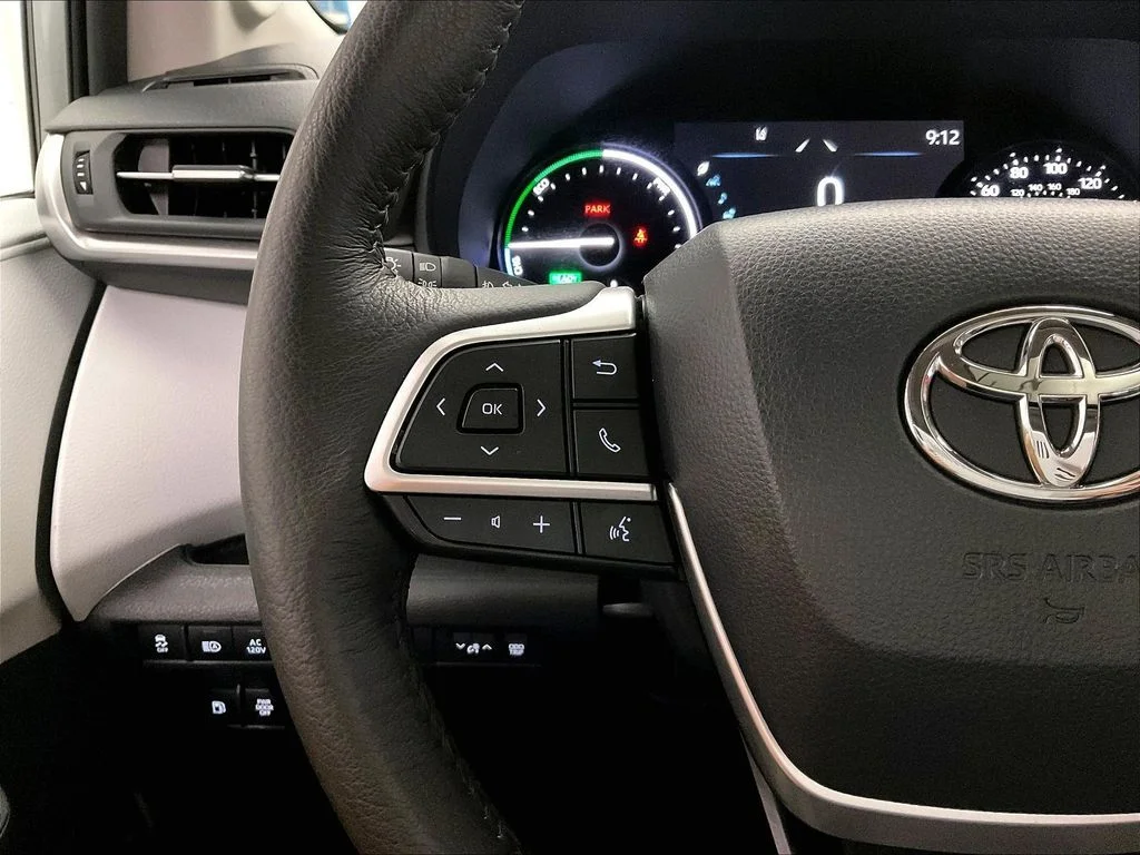 Used 2025 Silver Toyota XLE image 22