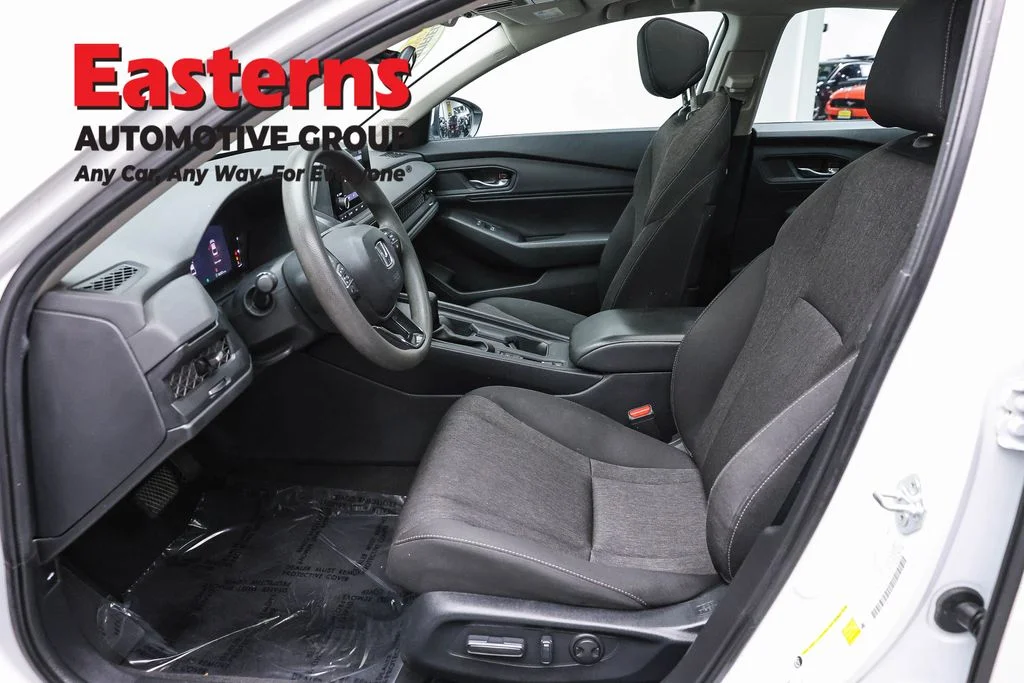 Used 2023 White Honda EX image 14