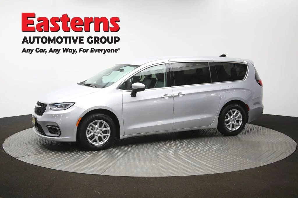 Used 2023 Silver Chrysler Touring L image 60