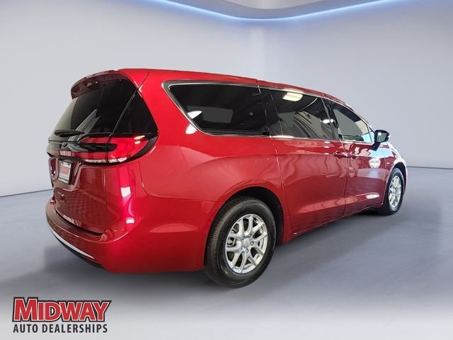 New 2027 Red Hot Pearl-Coat Exterior Paint Chrysler Select image 5