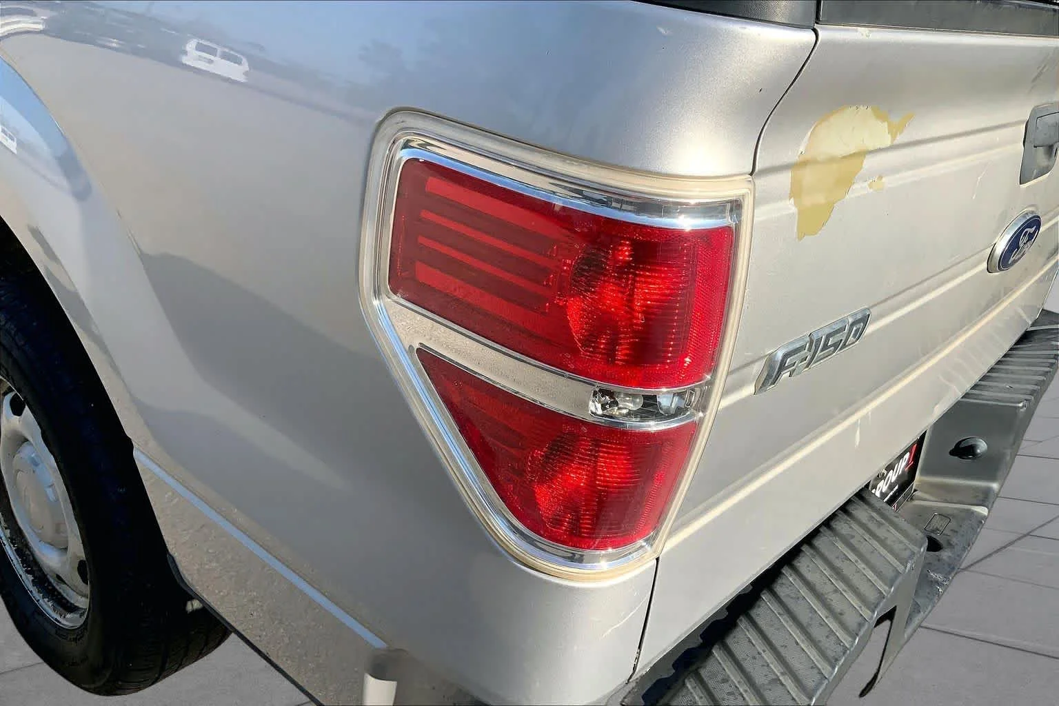 Used 2014 Ingot Silver Metallic Ford XL image 27