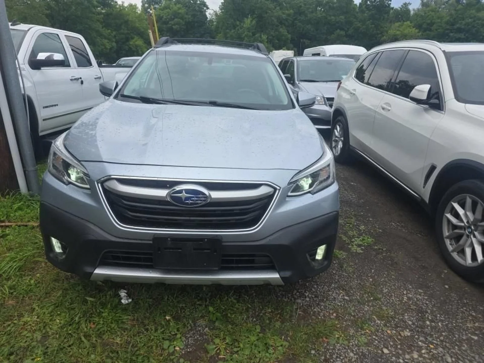 Used 2020 Ice Silver Metallic Subaru Limited image 2