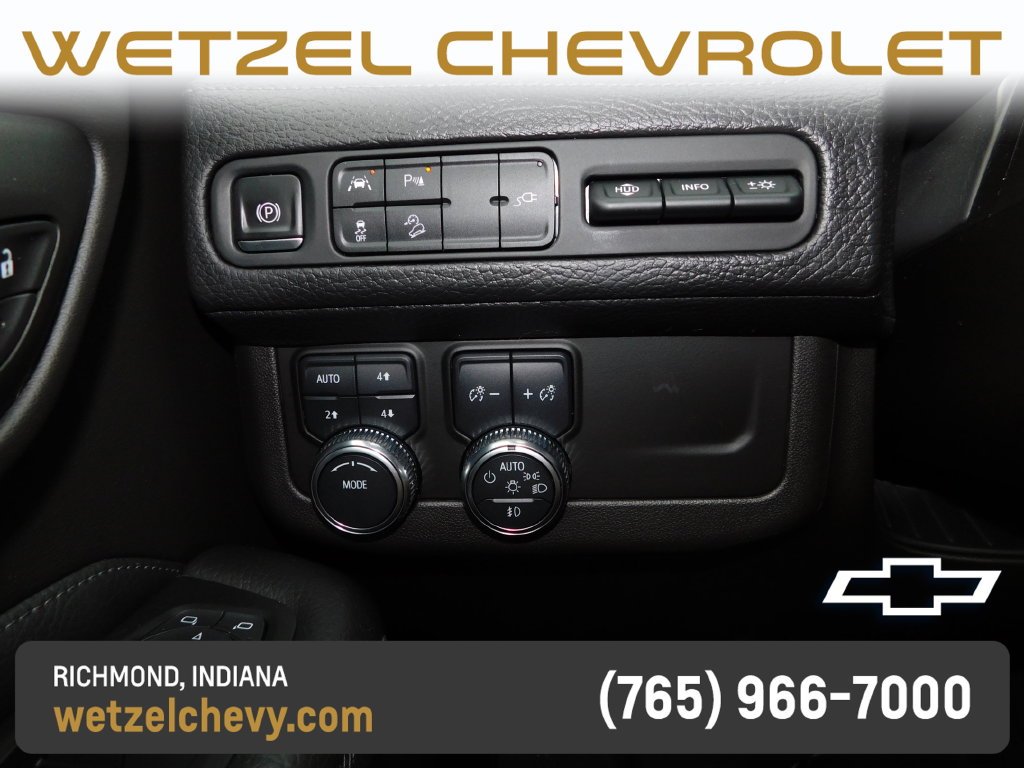 Used 2021 White GMC Denali image 41