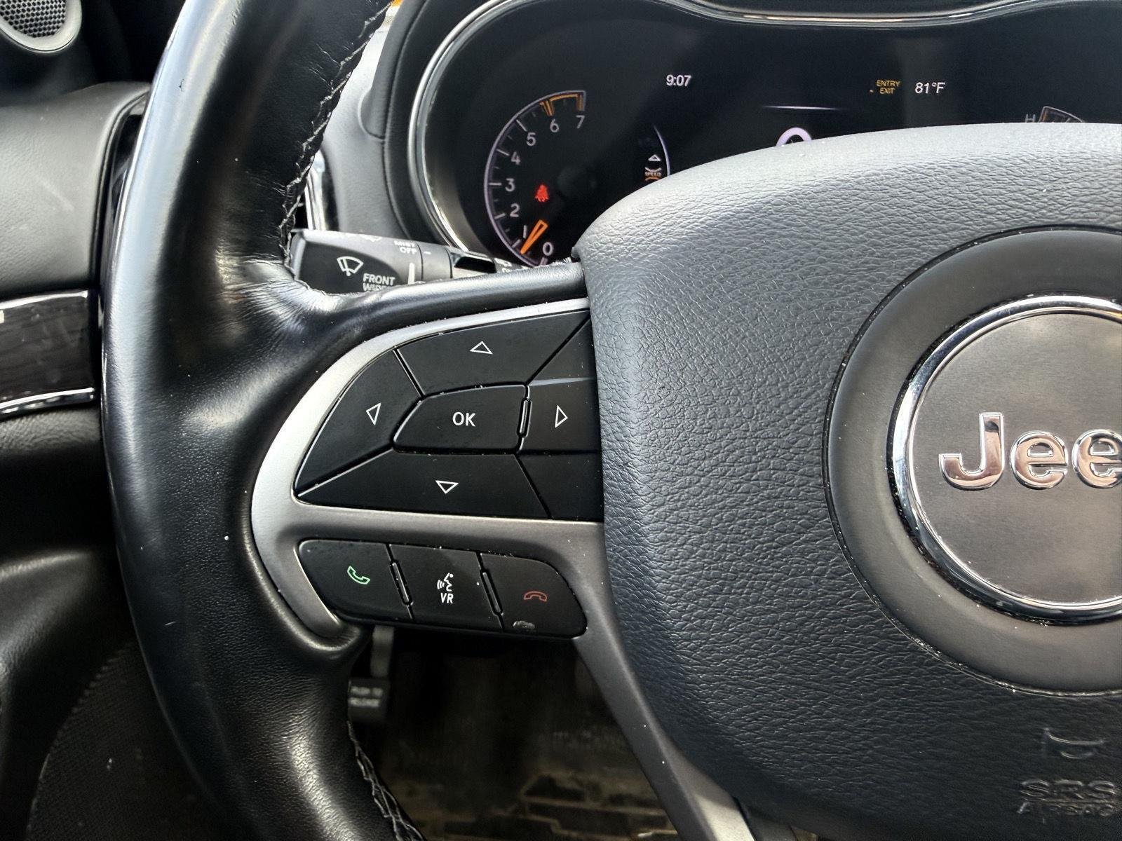 Used 2020 Diamond Black Crystal Pearlcoat Jeep Overland image 12