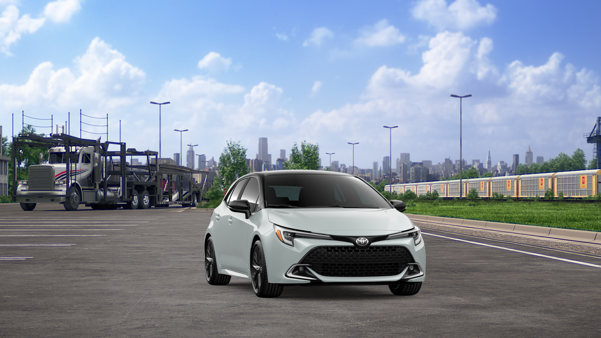 New 2026 Wind Chill Pearl with Midnight Black Metallic roof Toyota XSE image 16