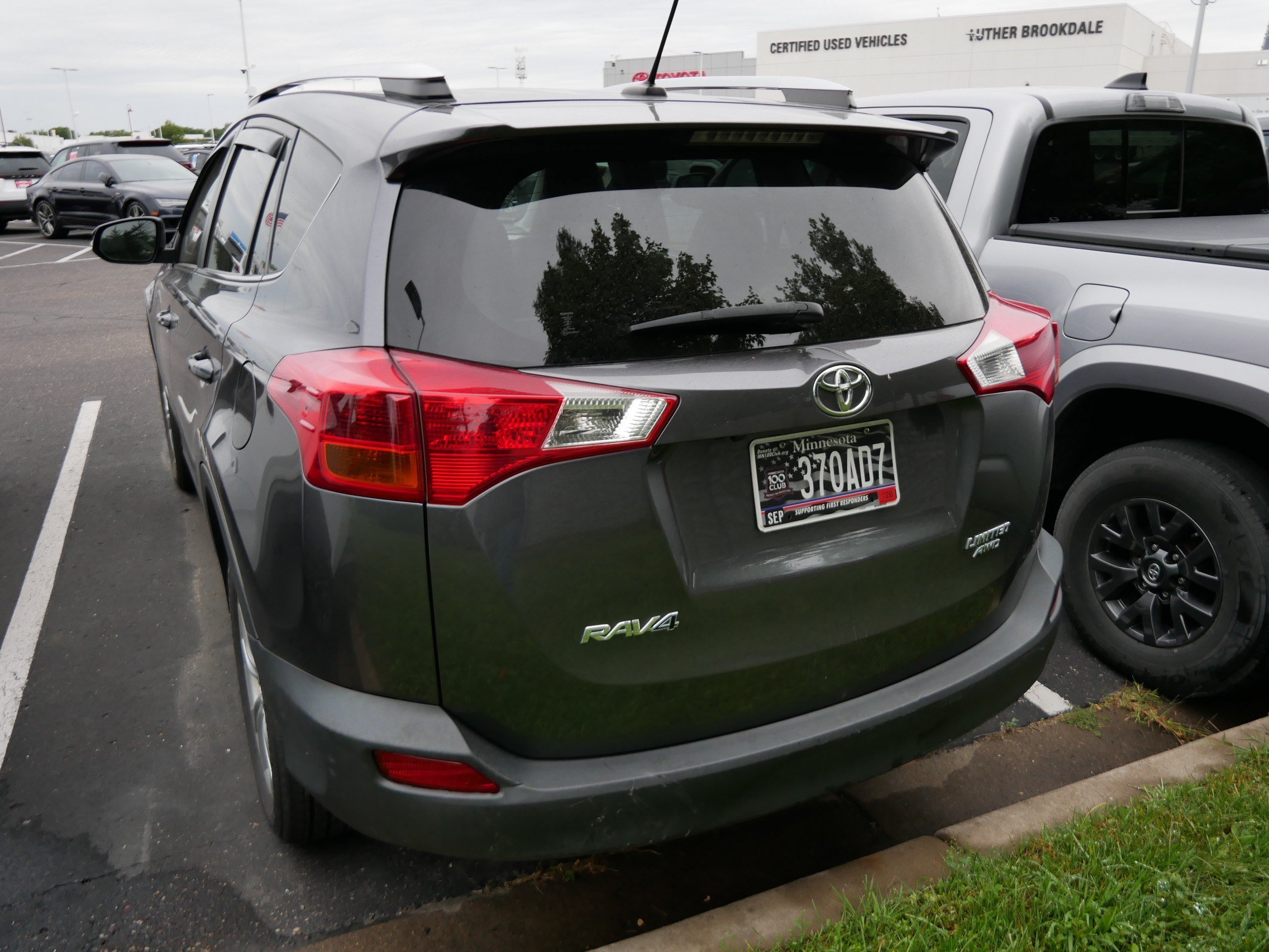 Used 2015 Magnetic Gray Metallic Toyota Limited image 7
