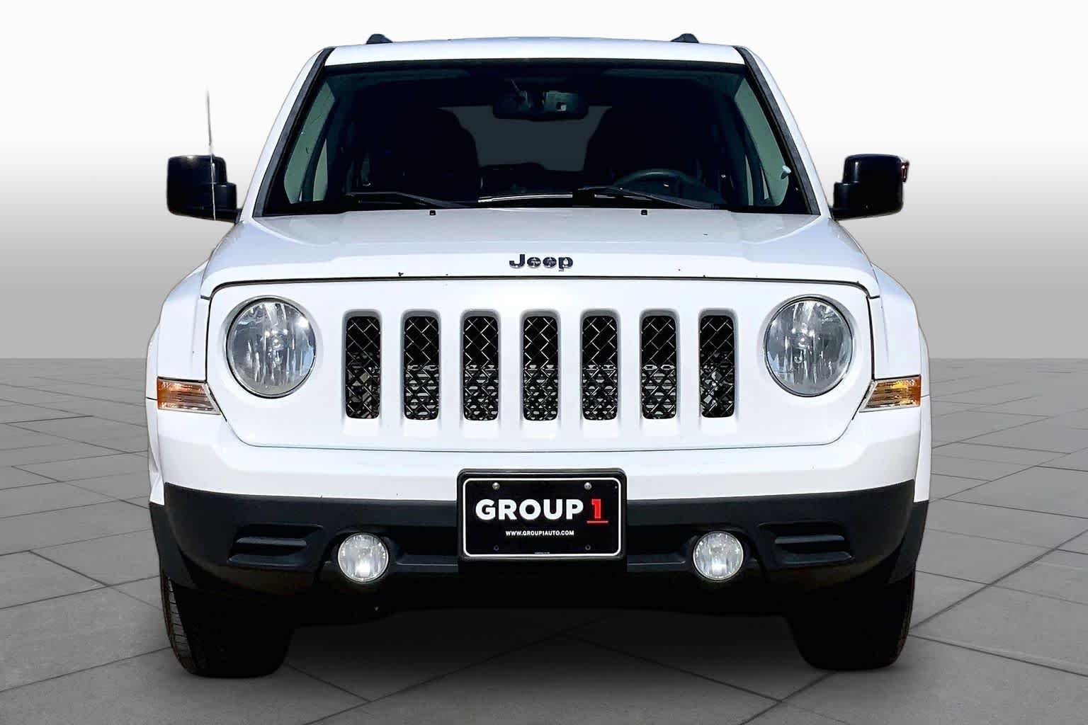 Used 2016 Bright White Clearcoat Jeep Sport image 4