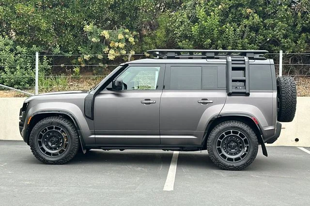 New 2026 Charente Grey Land Rover  image 2