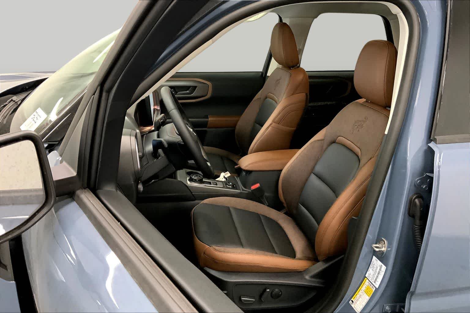 New 2026 Azure Gray Metallic Tri-Coat Ford Outer Banks® image 8