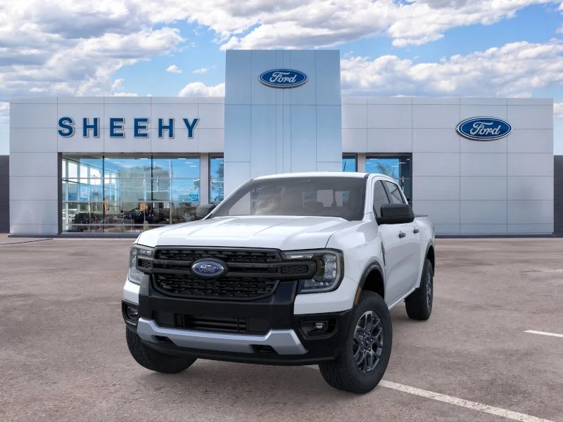 New 2025 Oxford White Ford XLT image 4
