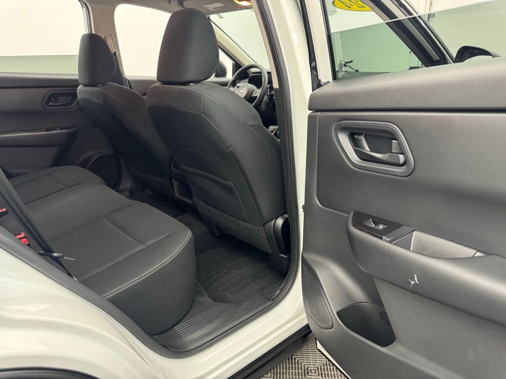 Used 2024 Glacier White Nissan S image 31