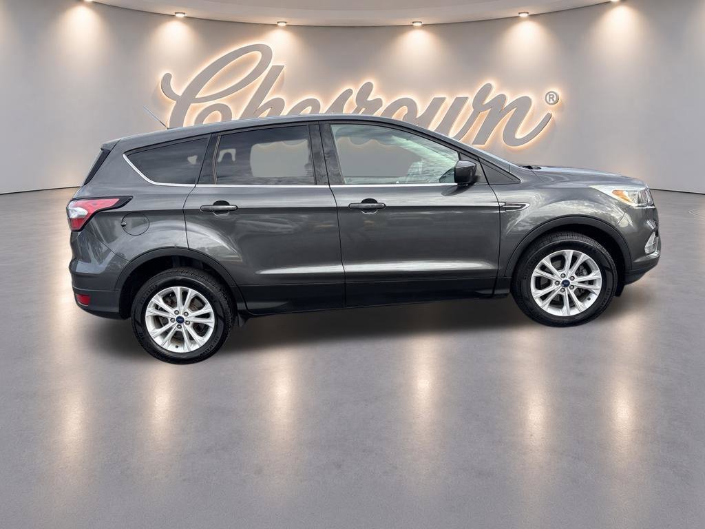 Used 2017 Magnetic Ford SE image 6