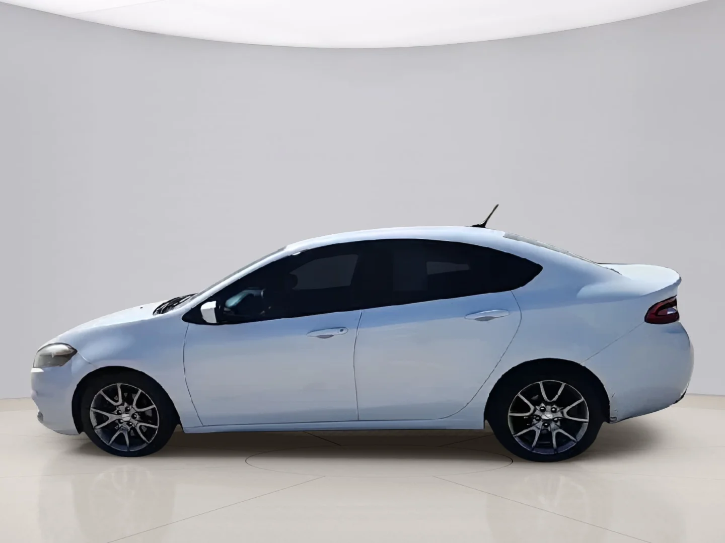 Used 2015 White Dodge SXT image 4