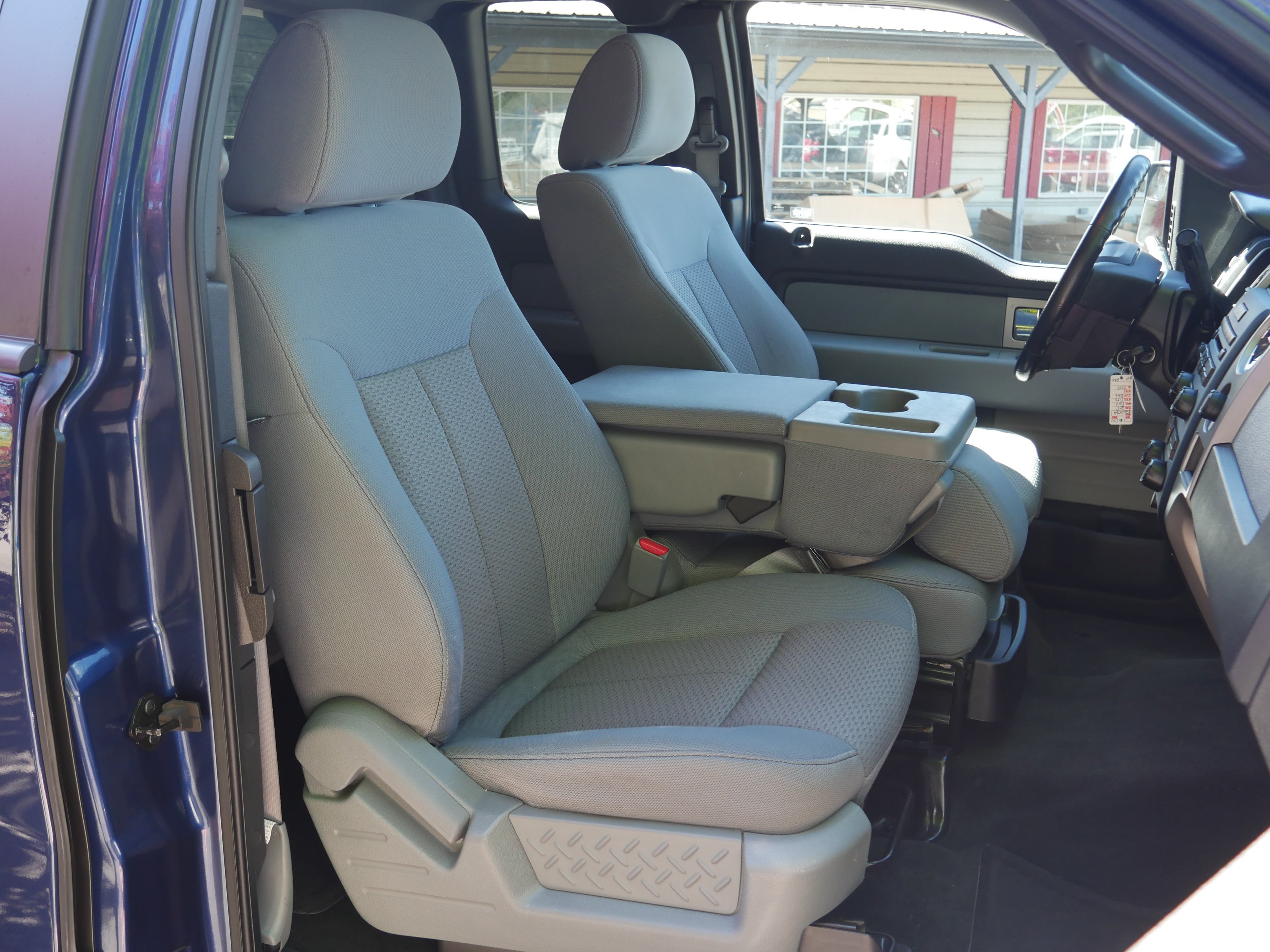 Used 2011 Dark Blue Pearl Metallic Ford XLT image 24