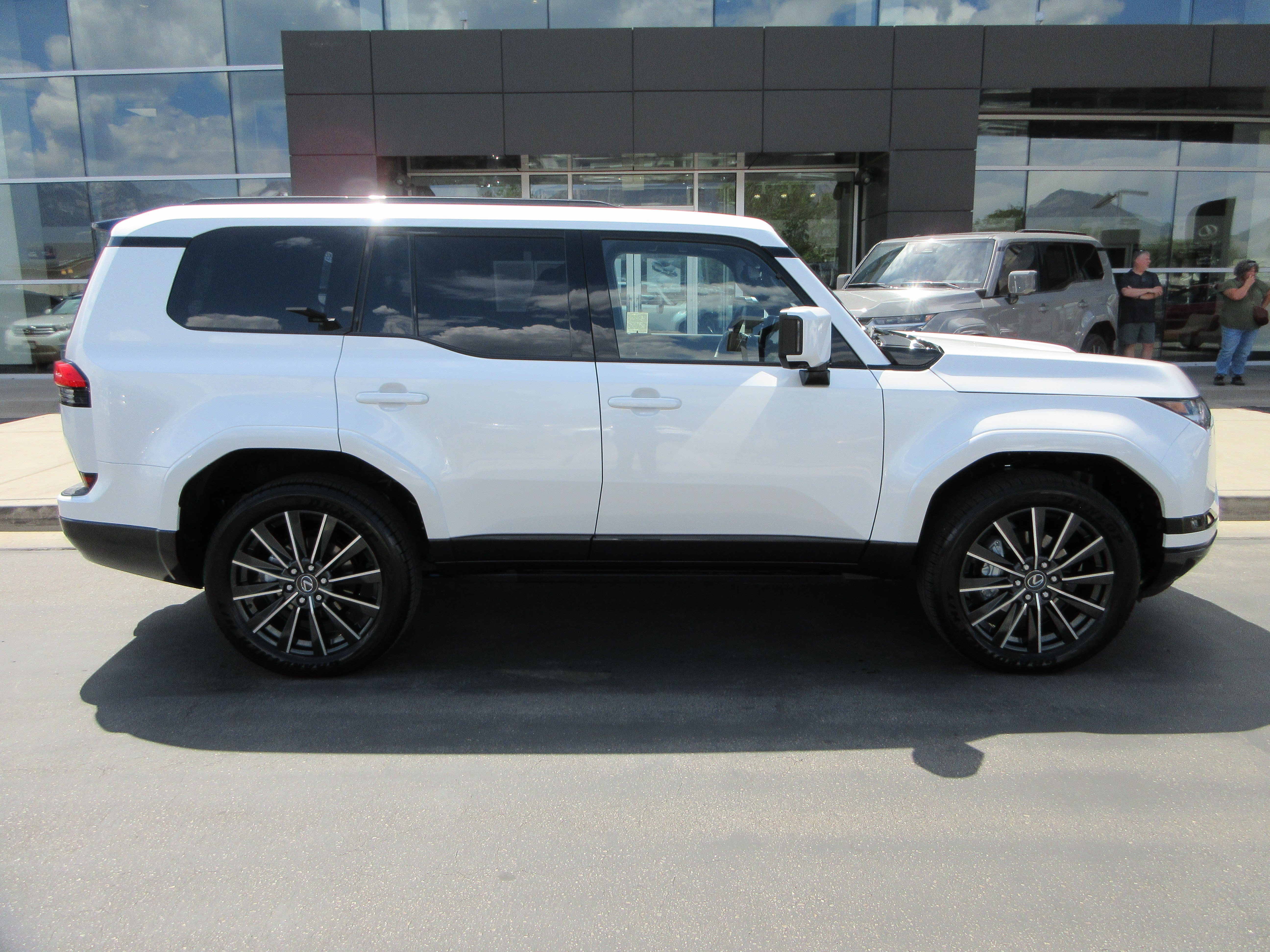 2026 Lexus GX Luxury - Photo 11