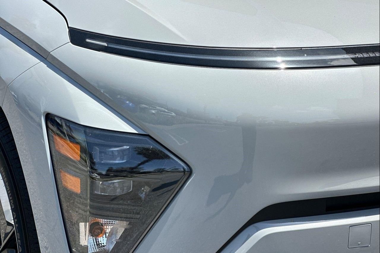 2025 Hyundai Kona EV SEL - Photo 32