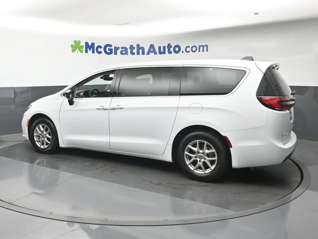 Certified Used 2024 White/off-white Chrysler Touring L image 28