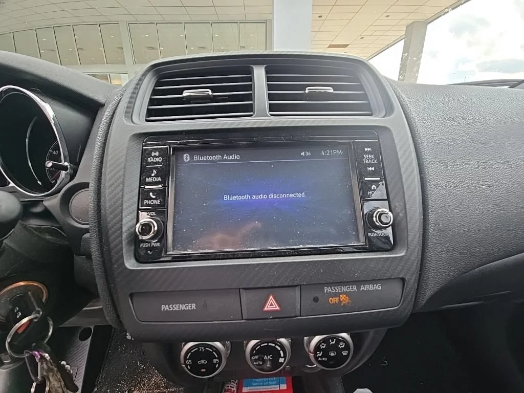 Used 2022 Orange Mitsubishi ES image 4