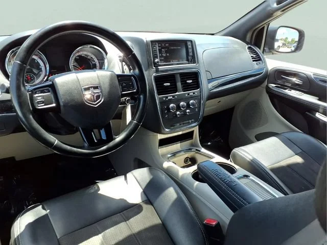 Used 2020 Gray Dodge SXT image 5