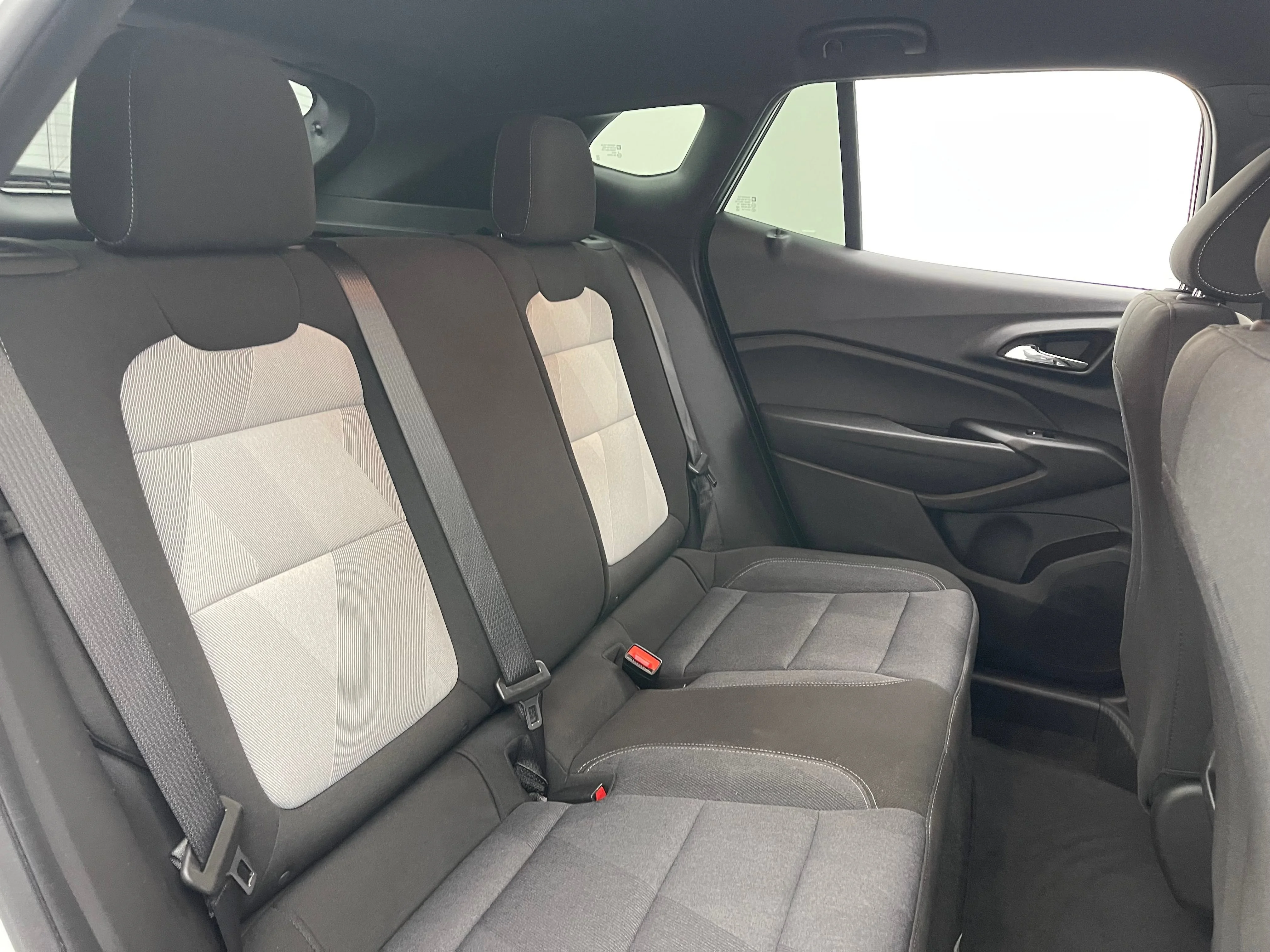 Used 2024 Summit White Chevrolet 1RS image 34