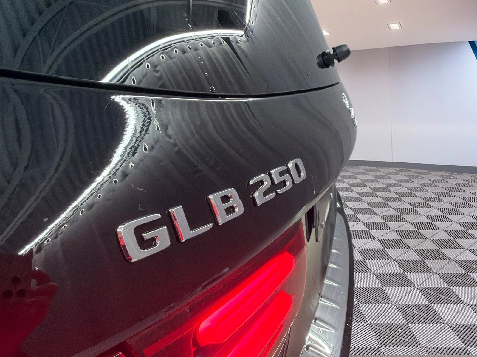 Used 2026 Black Mercedes-Benz GLB 250 image 28
