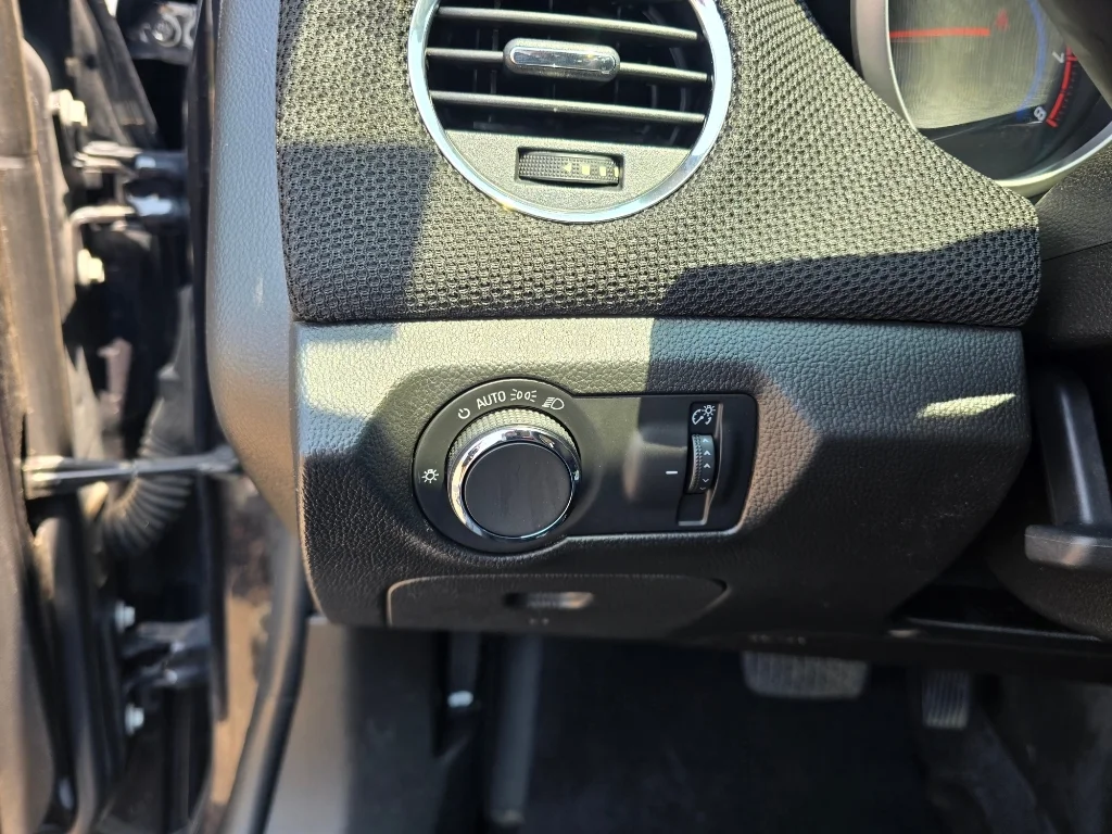 Used 2016 Black Granite Metallic Chevrolet LT image 18
