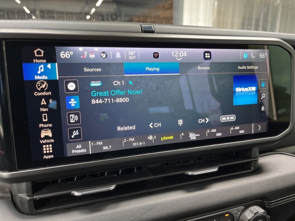 Used 2024 Earl Clearcoat Jeep Rubicon 4xe image 36