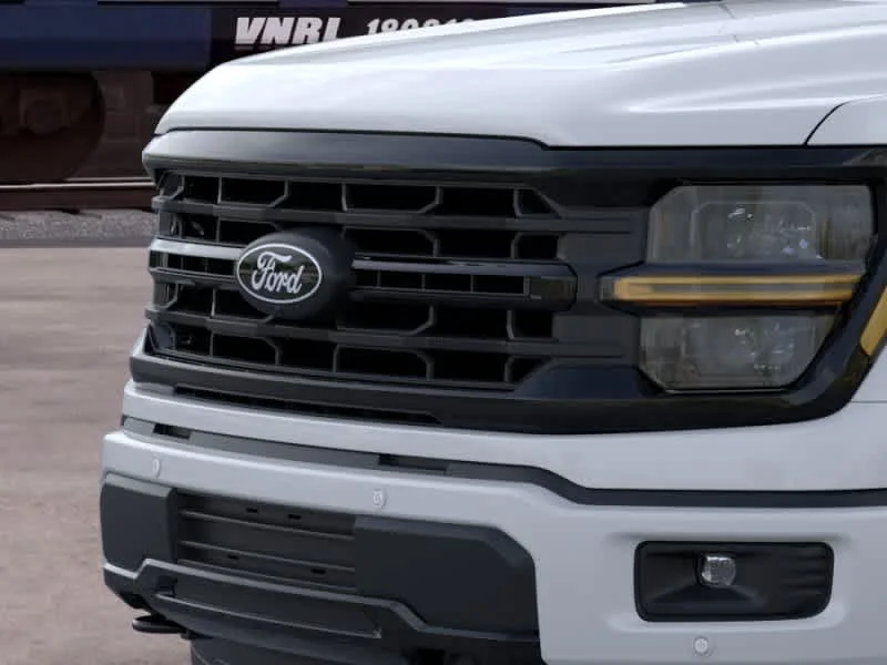 New 2026 Oxford White Ford XLT image 17