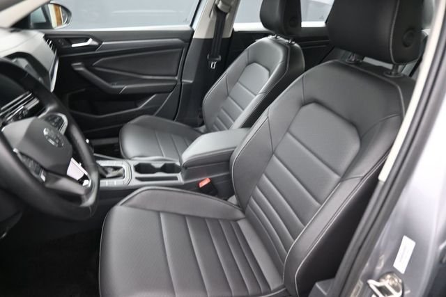 Used 2024 Gray Volkswagen 1.5T SE image 19