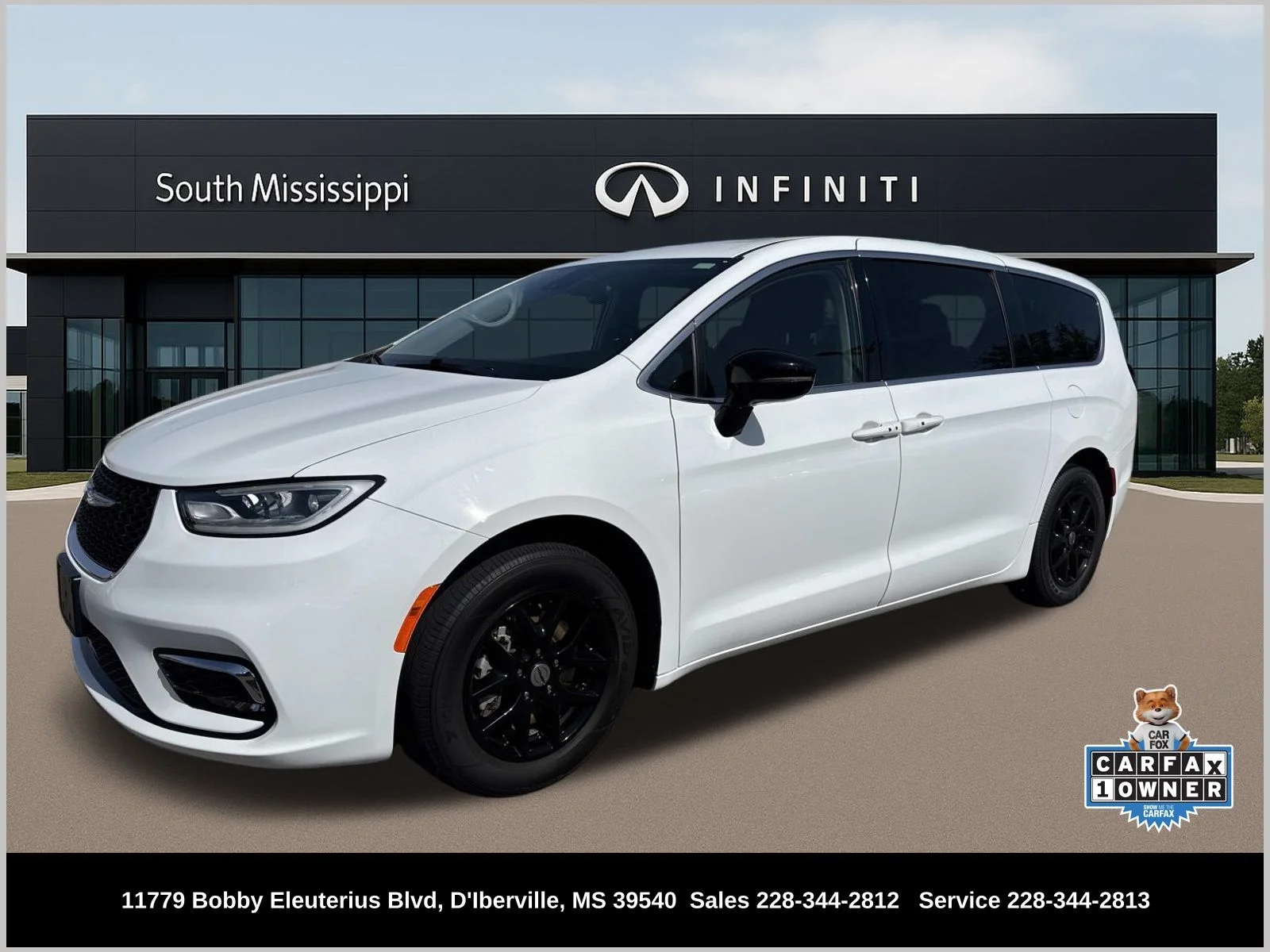 2024 Chrysler Pacifica Touring L's photo