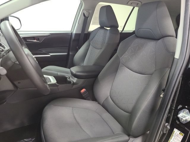 2024 Toyota RAV4 Woodland Edition - Photo 11