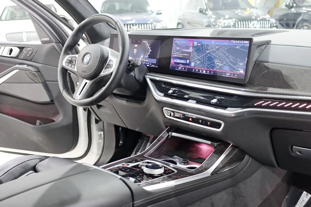 2025 BMW X7 M60i