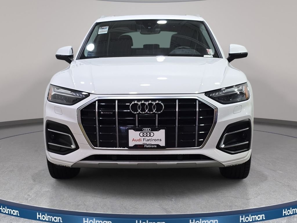Used 2023 White Audi 40 Prestige image 3