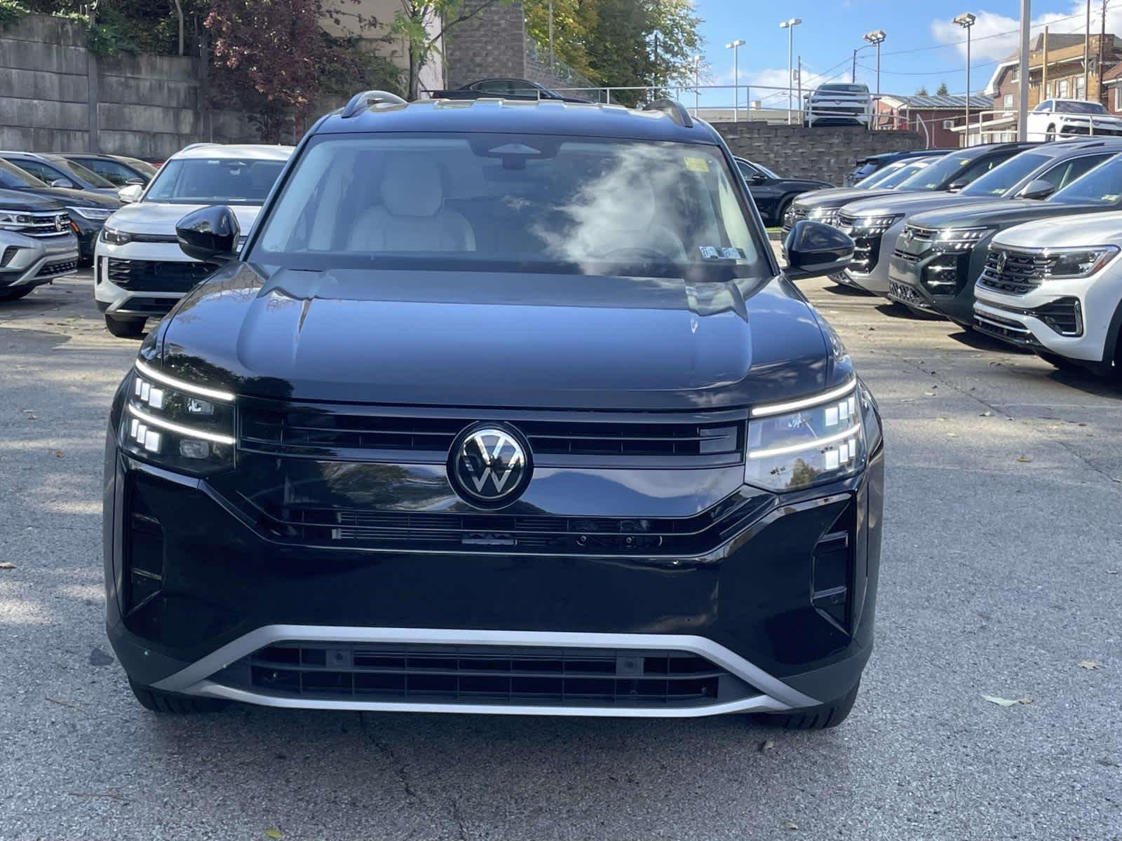 New 2027 DEEP BLACK PEARL Volkswagen SE image 12