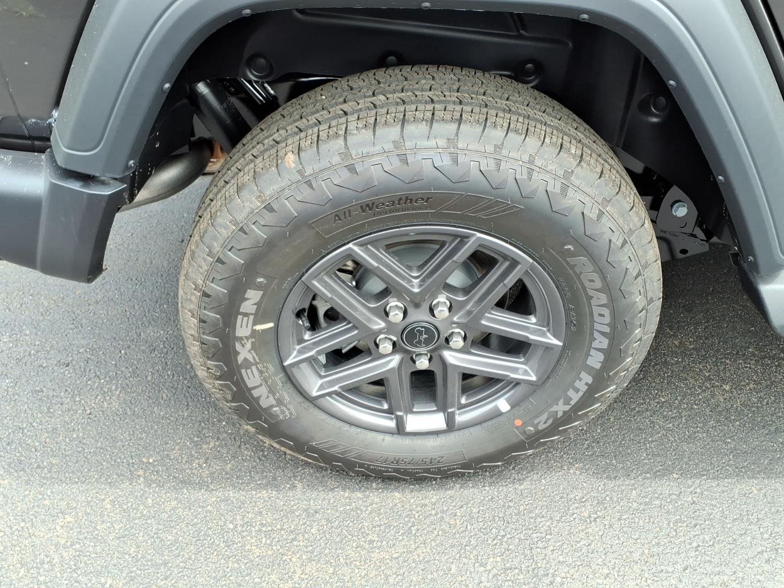 New 2026 Granite Crystal Metallic Clear-Coat Exterior Paint Jeep Sport S image 7