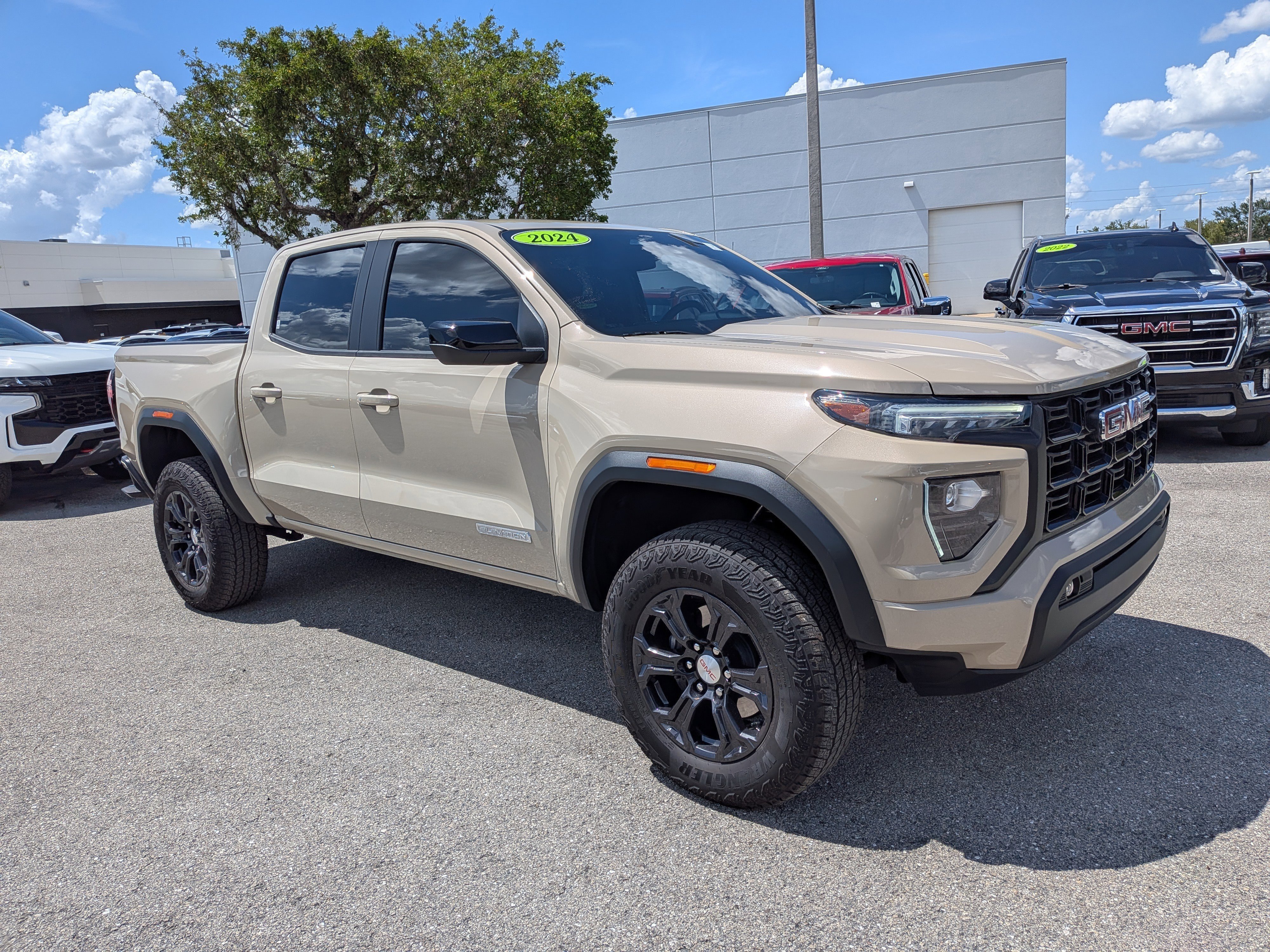 2024 GMC Canyon 2WD Elevation Crew Cab Short Box's photo